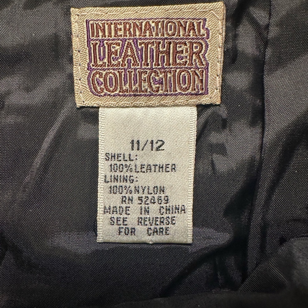 90s Leather Collection Black High Waisted Pleated Leather Short 11/12 - Picture 8 of 10